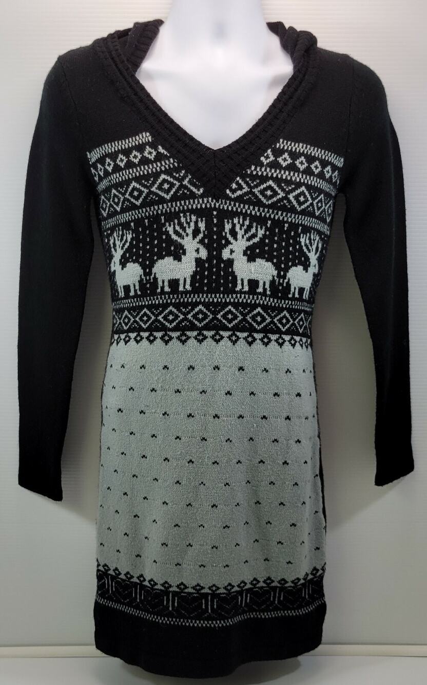 I4) White Mark Couture Collection Women Medium Black Christmas Reindeer Sweater